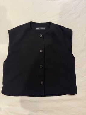 Zara Black Sleeveless Button-Front Vest
